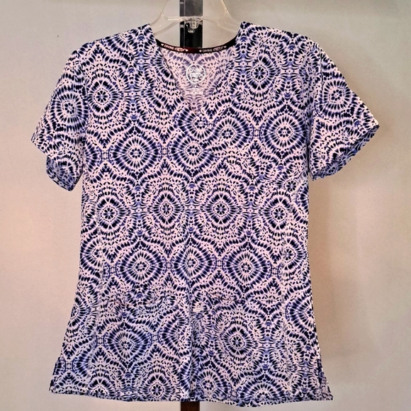 Scrub Top - Picture 1 of 4
